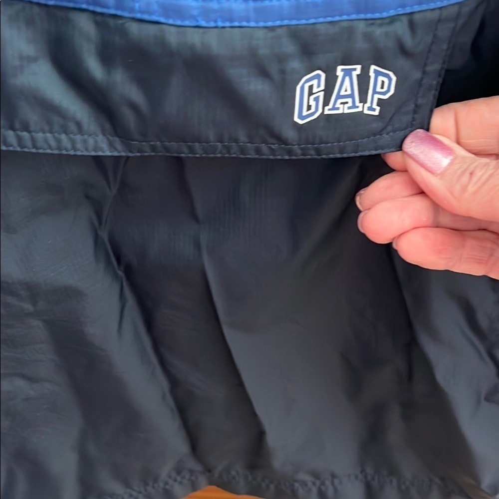 GAP Boy’s Blue and Black Windbreaker Jacket Size XXL Preloved - Picture 3 of 9